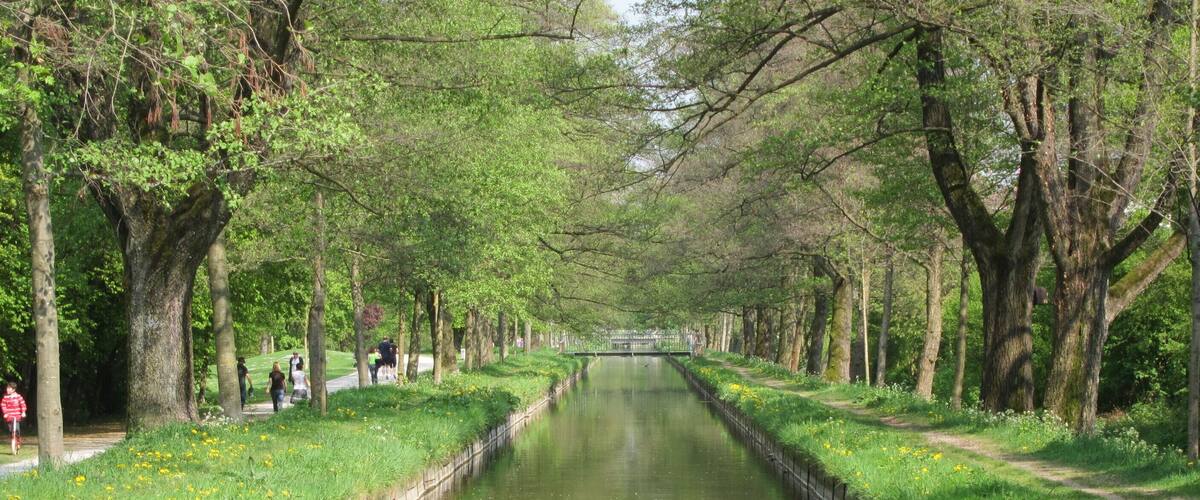 Nymphenburger Kanal, an der Landshoffstraße in München