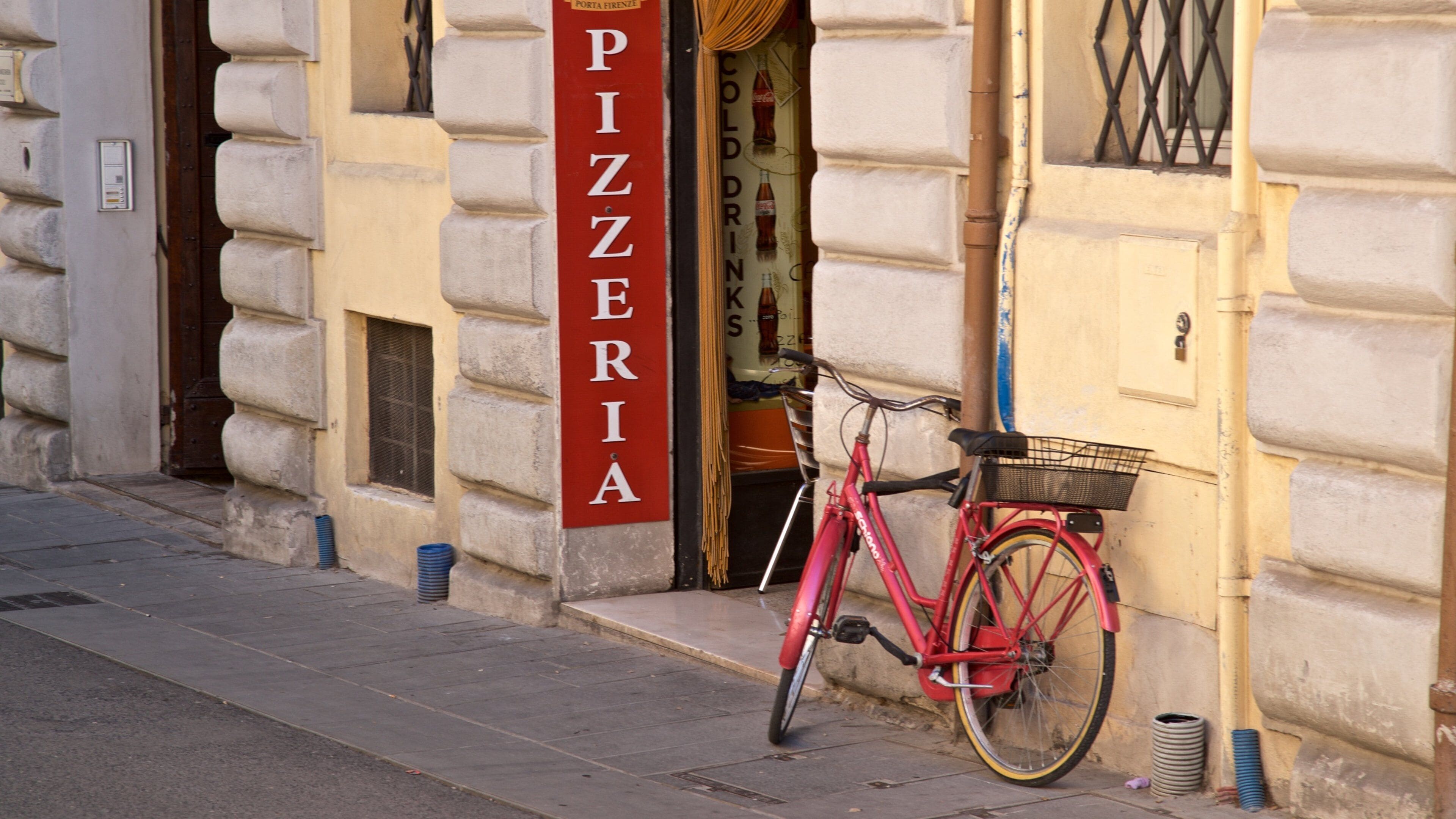 Foligno which includes signage