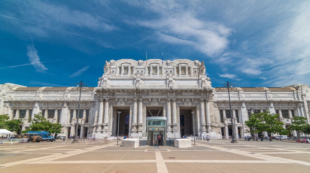 Front view of Milan antique central railway station timelapse hyperlapse.
