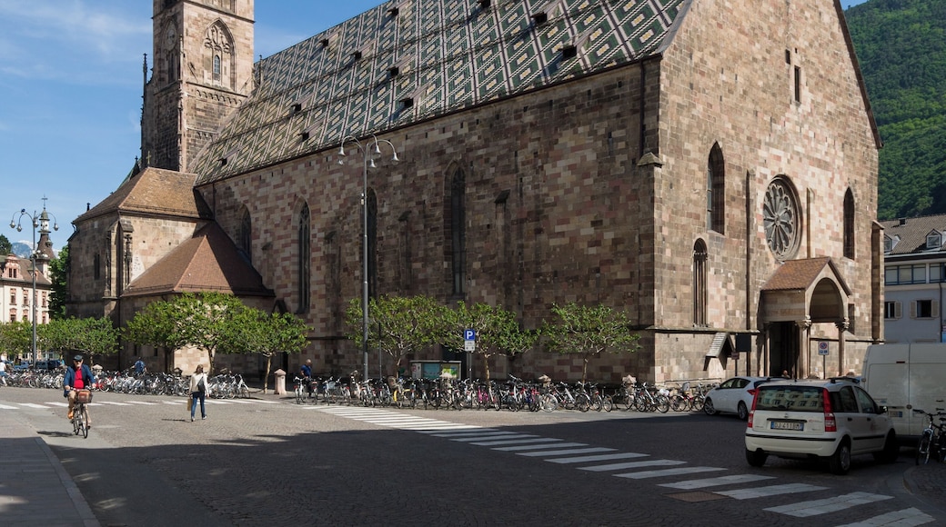 This media shows the cultural heritage monument with the number 13892 in South Tyrol.