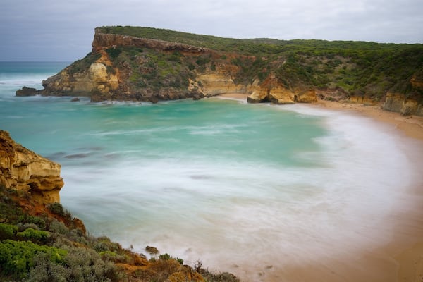 Warrnambool das einen Strand, Bucht oder Hafen und FelskĂŒste