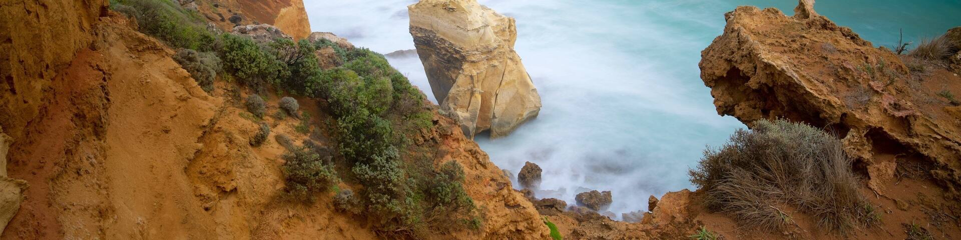 Warrnambool featuring rocky coastline
