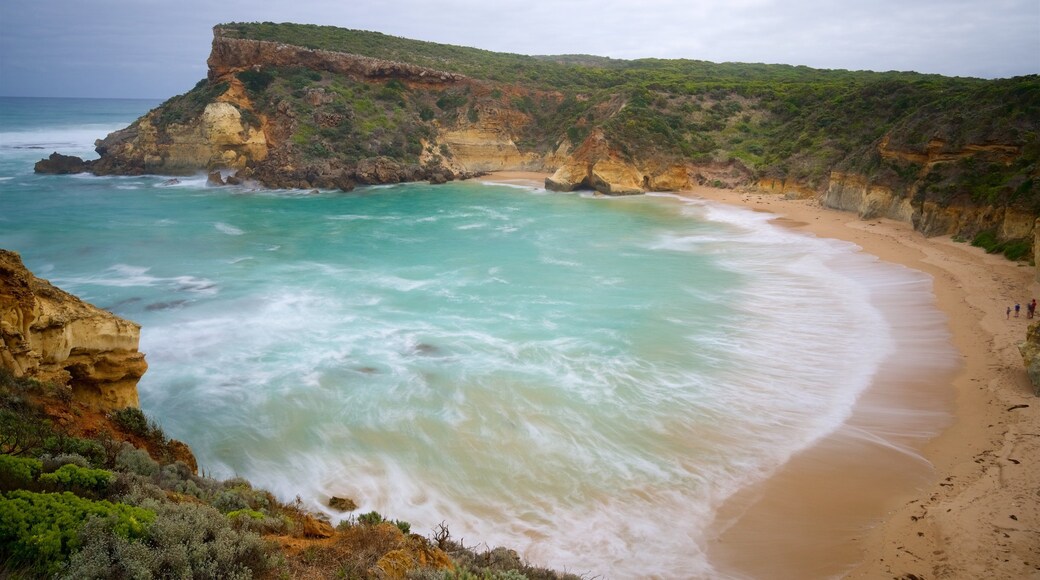 Childers Cove showing general coastal views, rugged coastline and a beach
