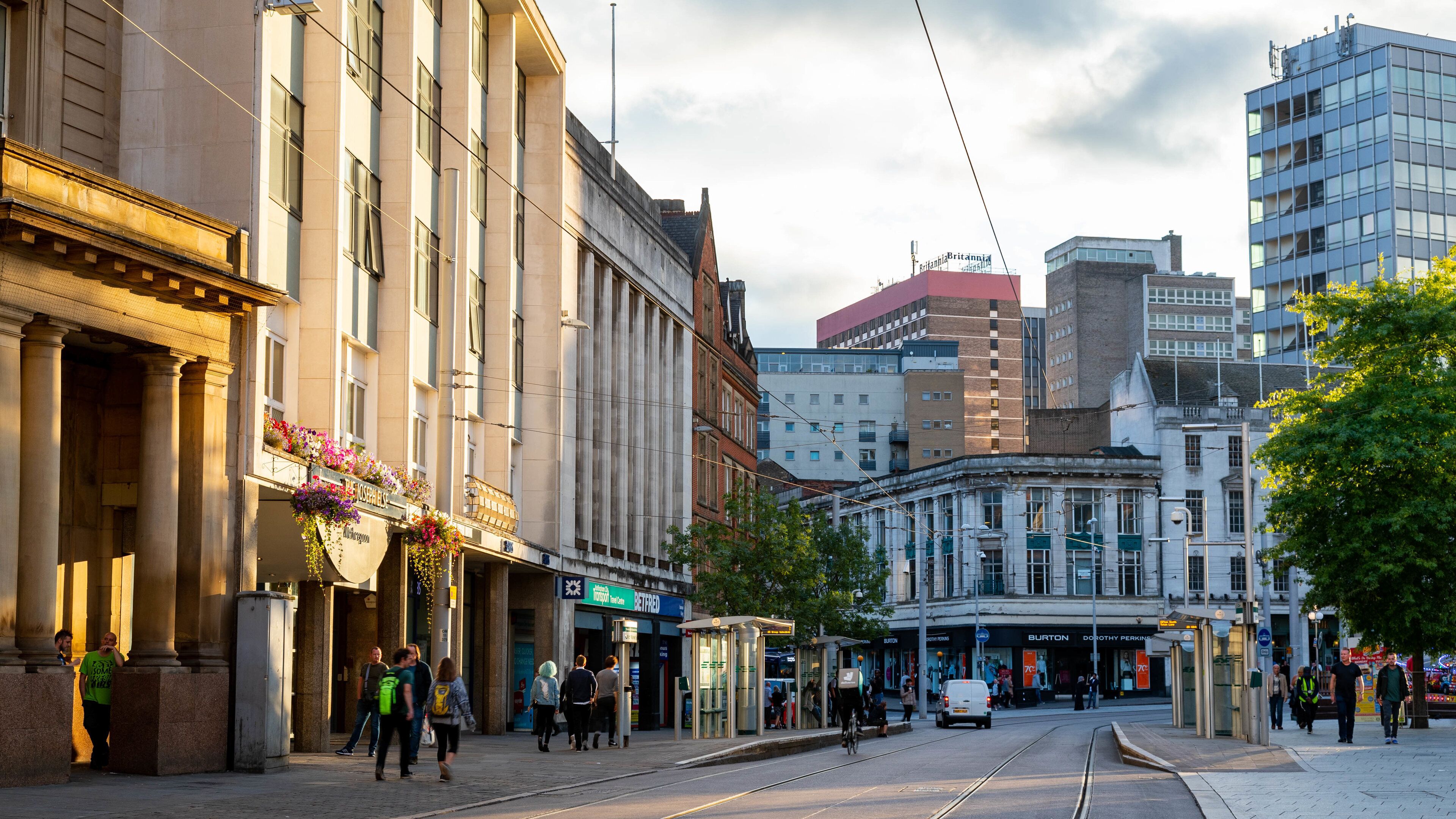 Nottingham City Centre showing a city and street scenes