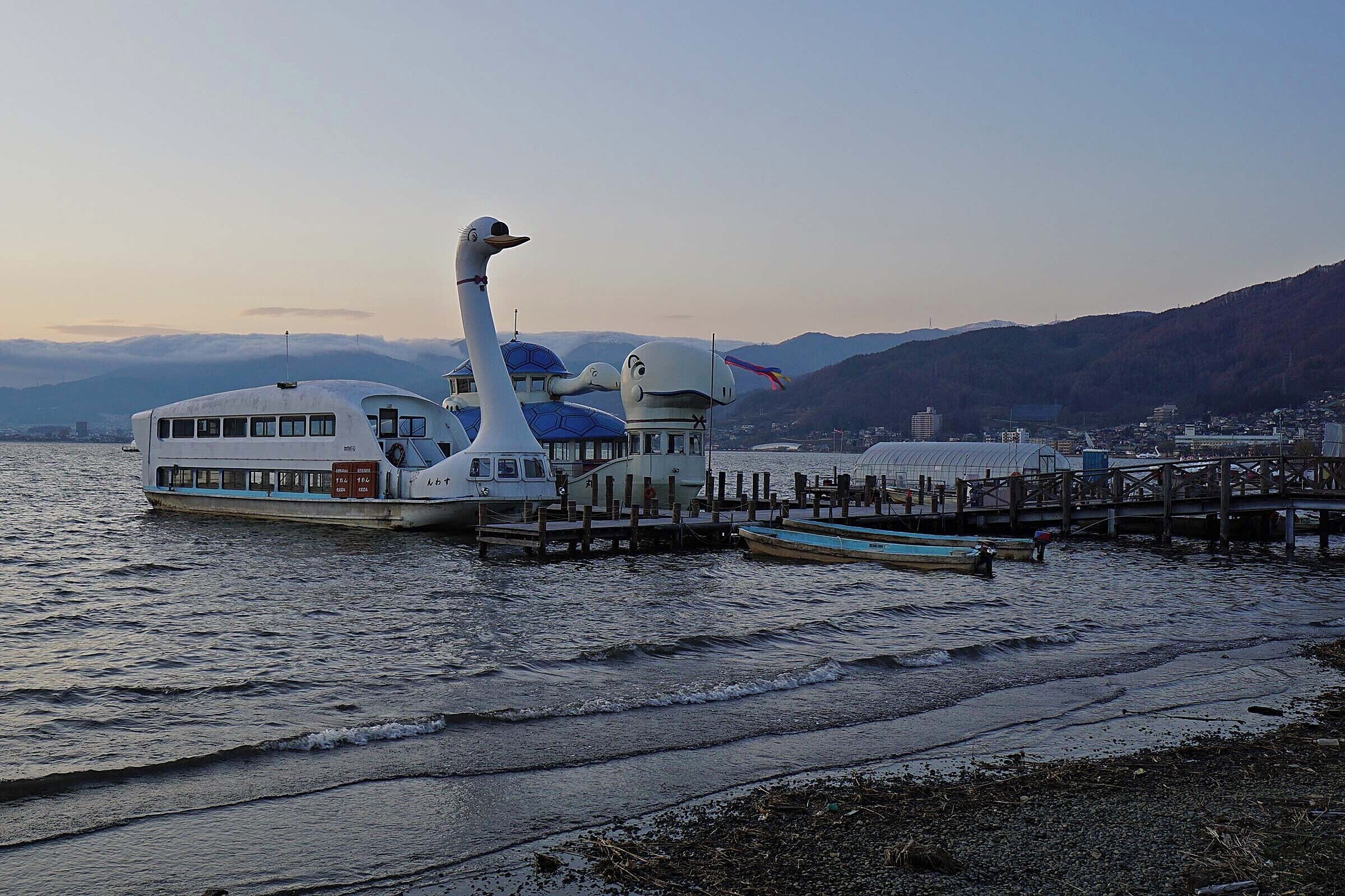 Lake Suwa , 諏訪湖