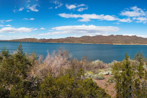 Arizona's Lake Havasu panorama.