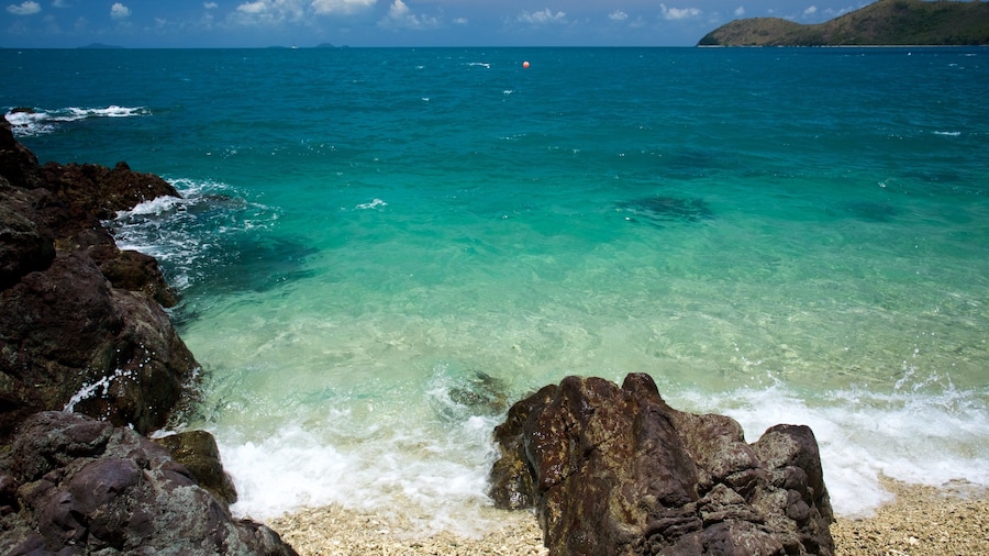 Daydream Island featuring a pebble beach, landscape views and rugged coastline