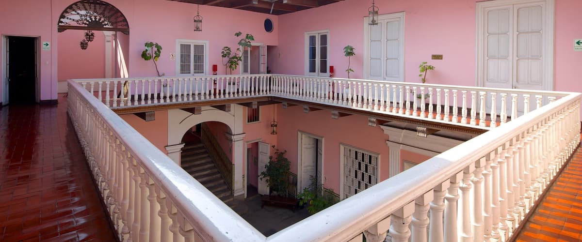 Osambela House que inclui uma casa, arquitetura de patrimônio e vistas internas