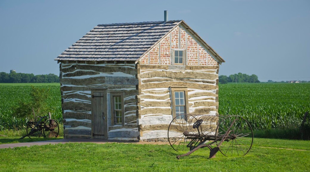 Đông Nam Nebraska có tính năng cảnh thanh bình, kiến trúc di sản và căn nhà