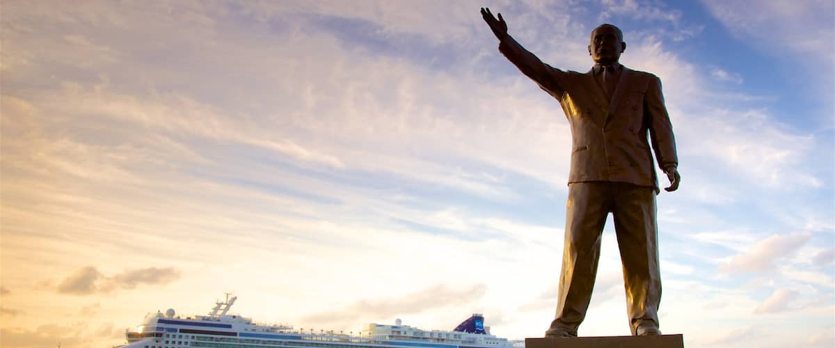 Cozumel qui includes statue ou sculpture, vues littorales et coucher de soleil