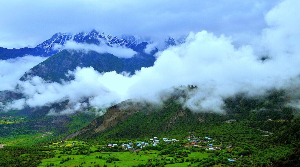 Yarlung Zangbo Grand Canyon.
#ไธ็ไธๆๆทฑ็ๅณก่ฐท-้
้ฒ่ๅธๅคงๅณก่ฐท
https://twitter.com/Beautifulgx