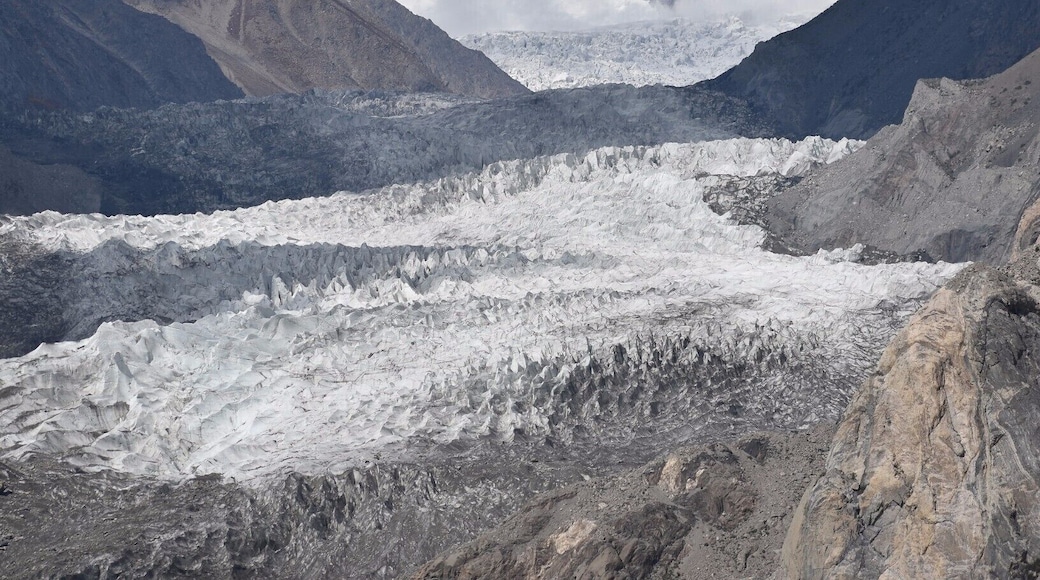 One of many glaciers on the way to Khunjerab Pass,
