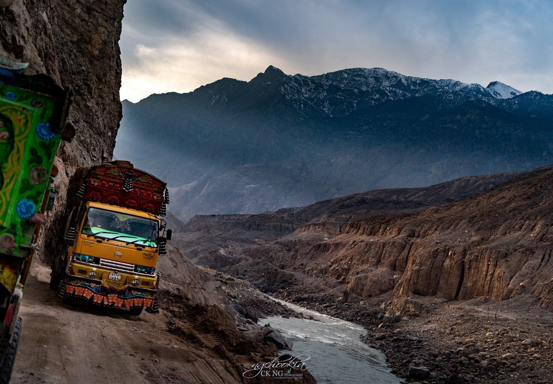 The World's Most Dangerous Road II Karakoram Highway
Do You Wanna To Try ???