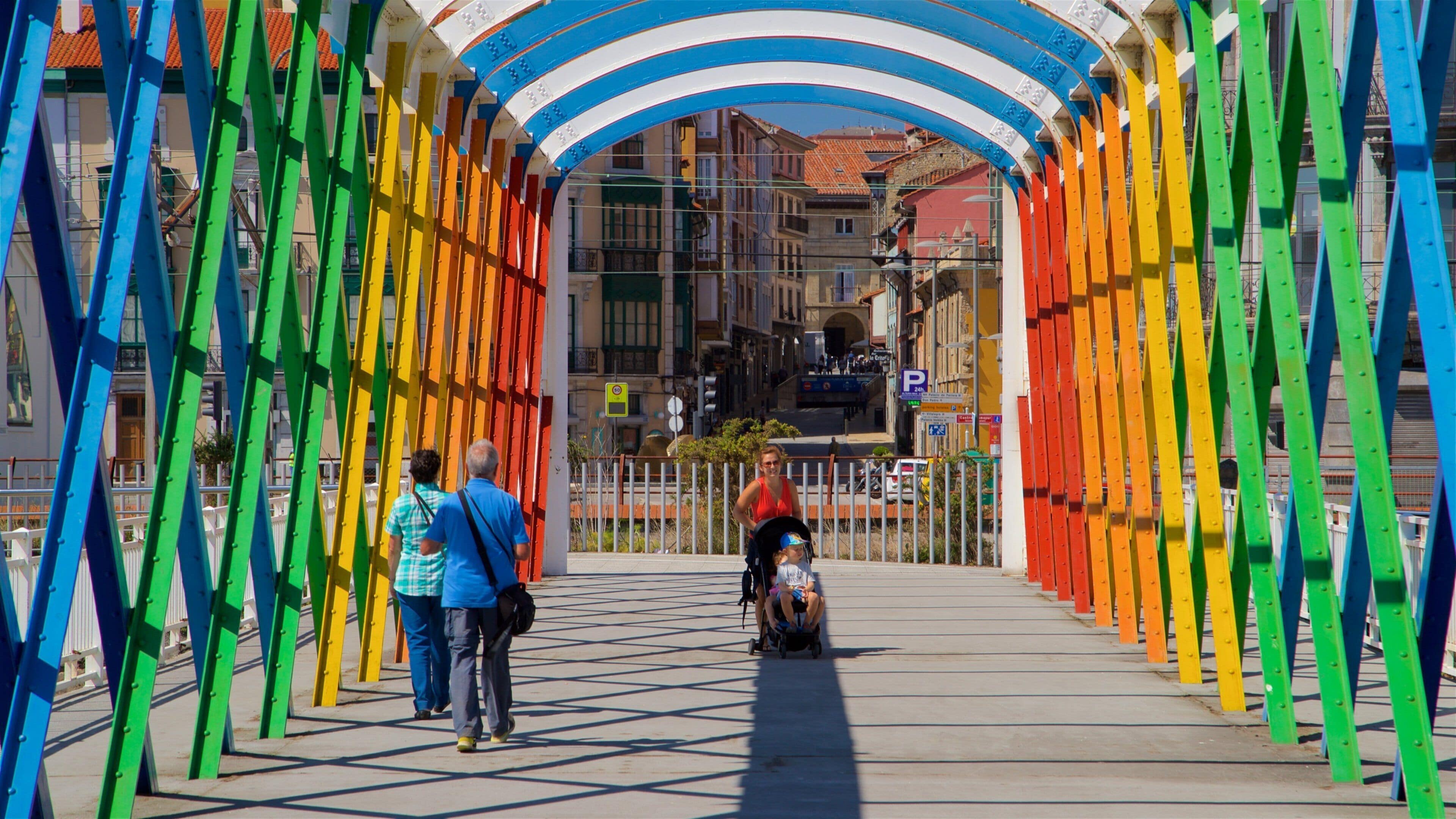 Aviles featuring outdoor art, a city and street scenes