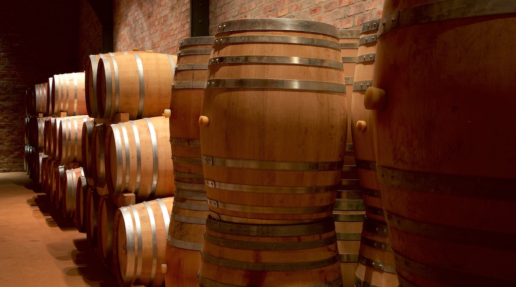 Paarl which includes interior views