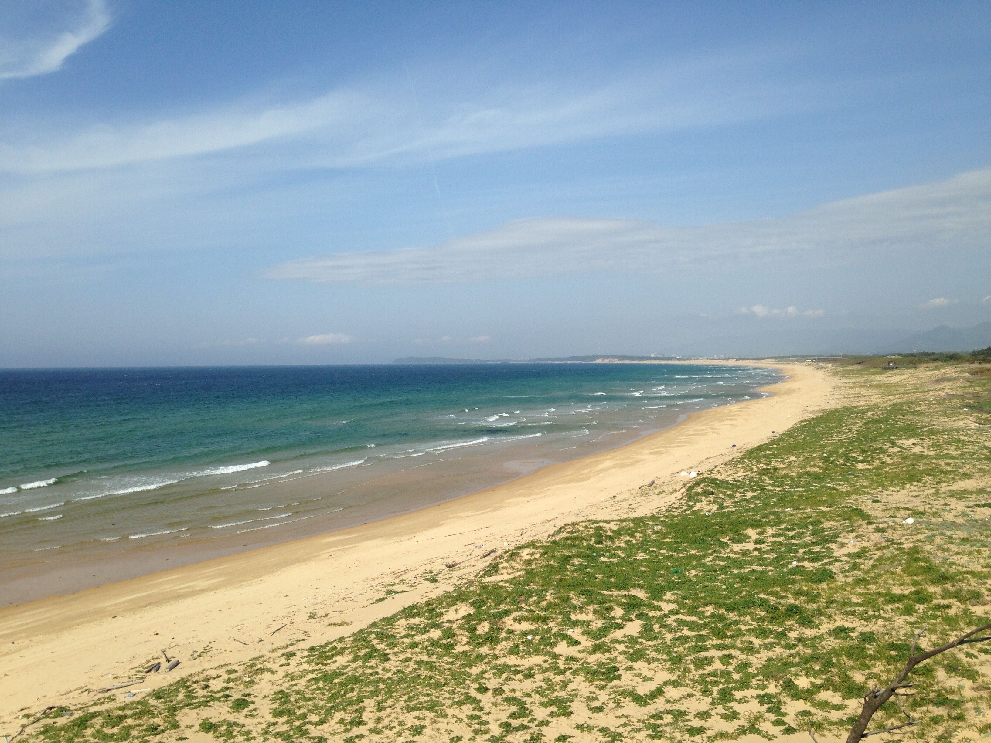 シーサイドビルシオヤ付近の浜辺