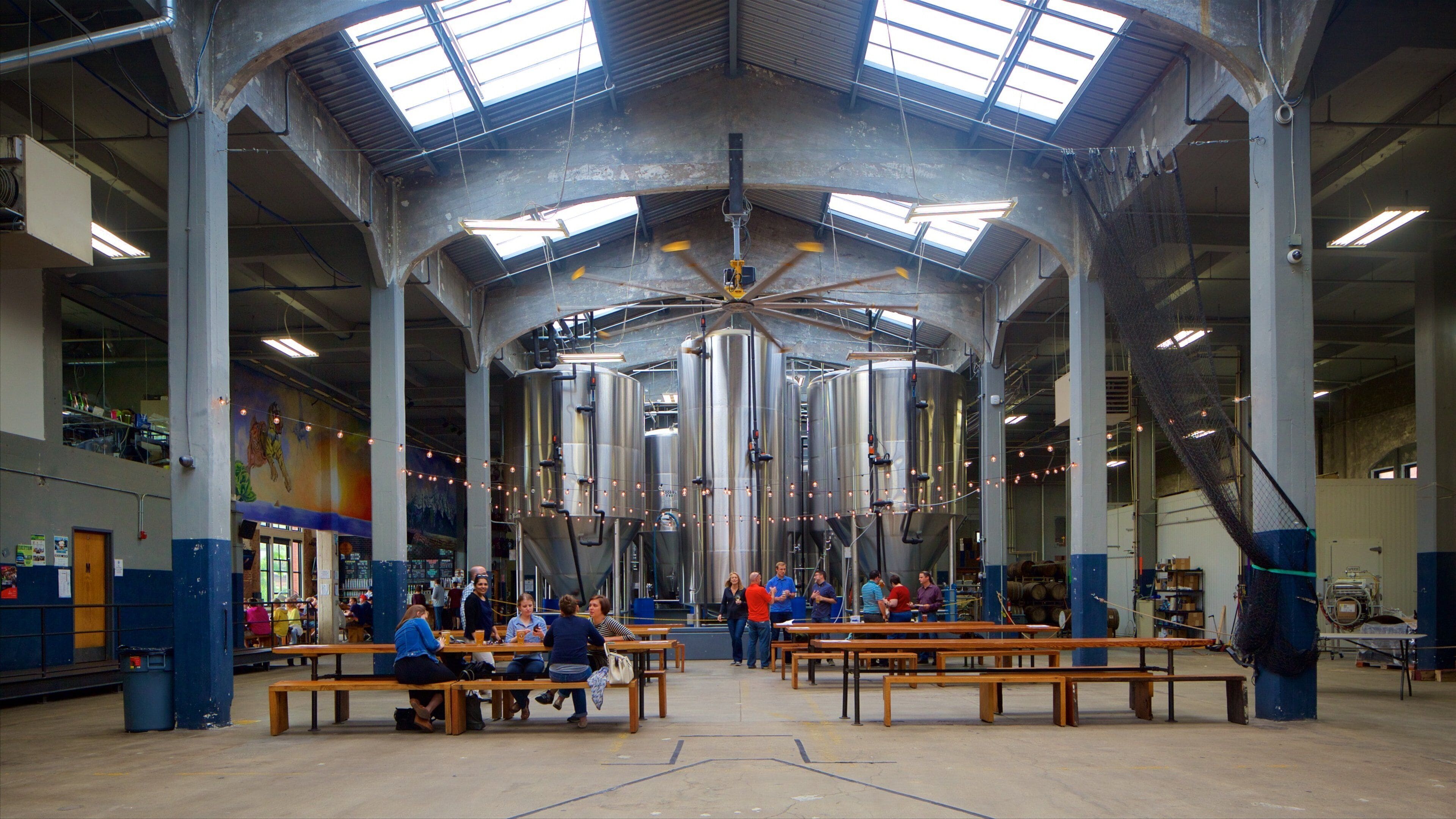 Cincinnati que incluye vistas de interior