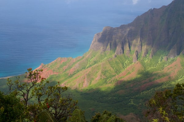 Kalalau Lookout which includes general coastal views, landscape views and rocky coastline