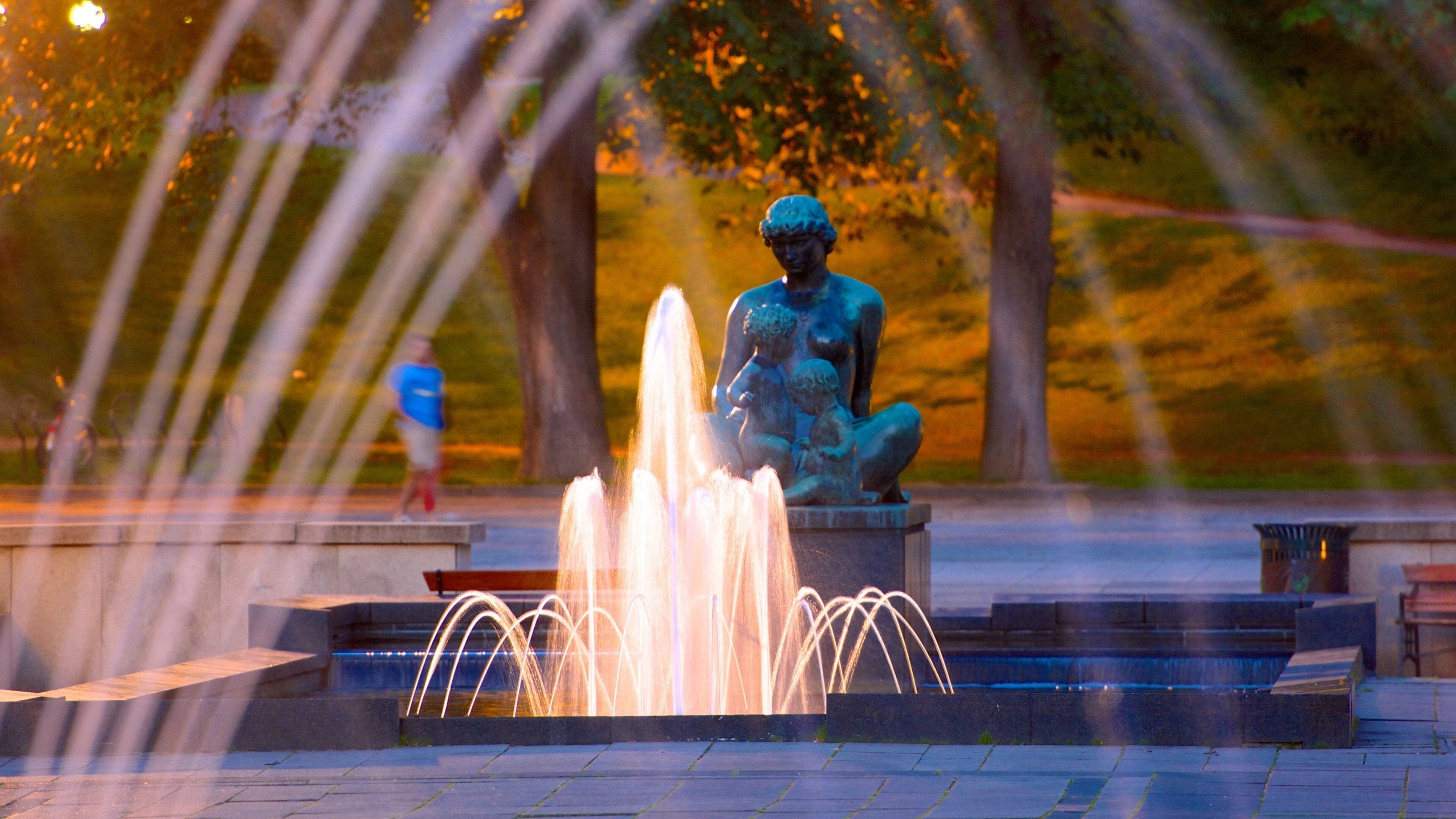 Oslo som viser fjell, utendørs kunst og statue eller skulptur