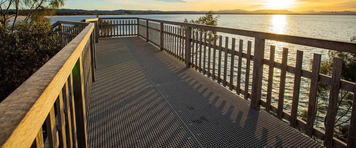 St Maarten and St Martin showing a sunset and general coastal views