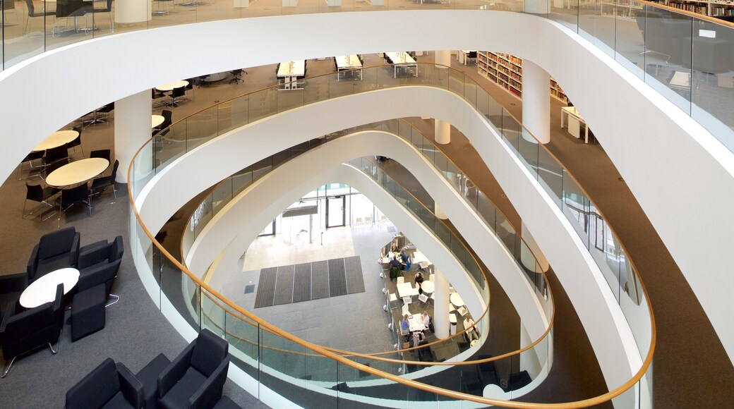 Aberdeen som visar modern arkitektur och interiörer