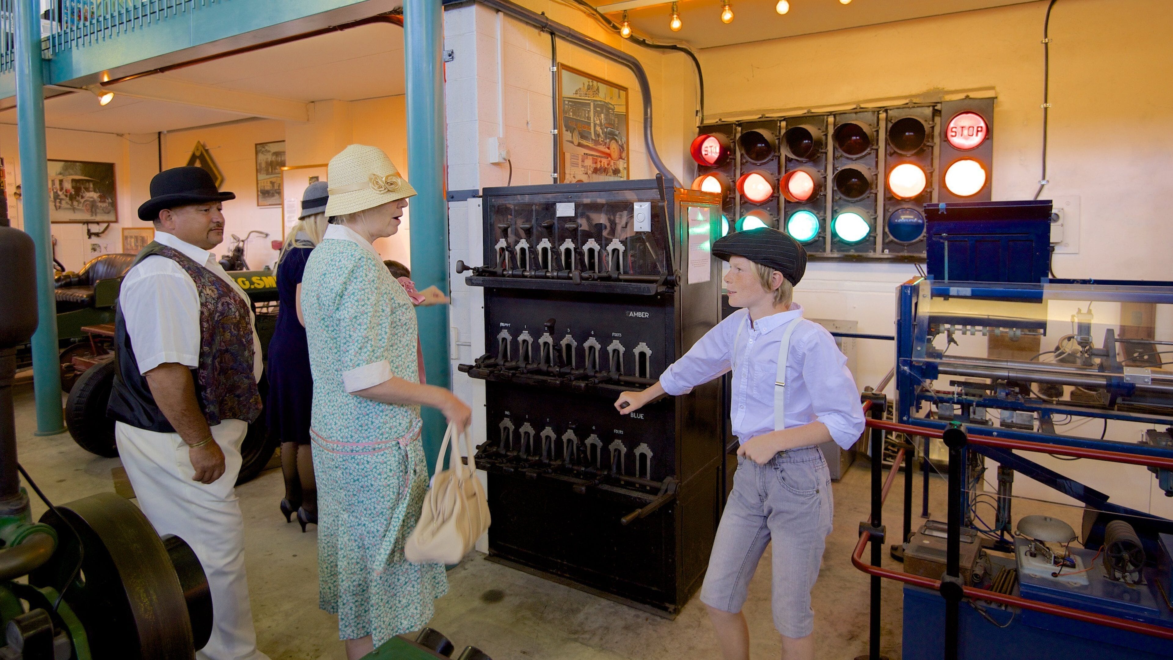 內皮爾 设有 內部景觀 以及 一小群人