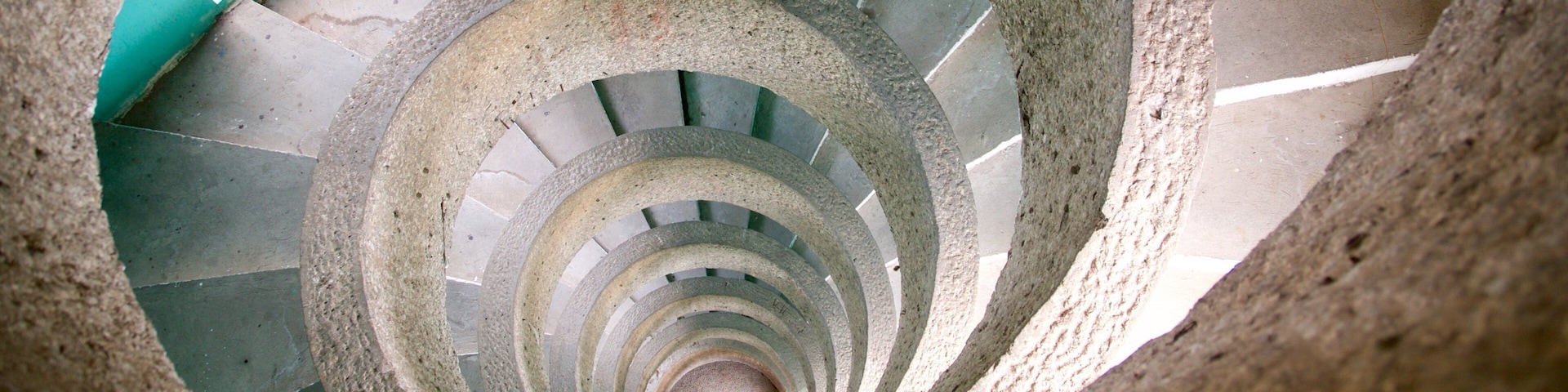 Tomas Garrido Canabal Park featuring interior views