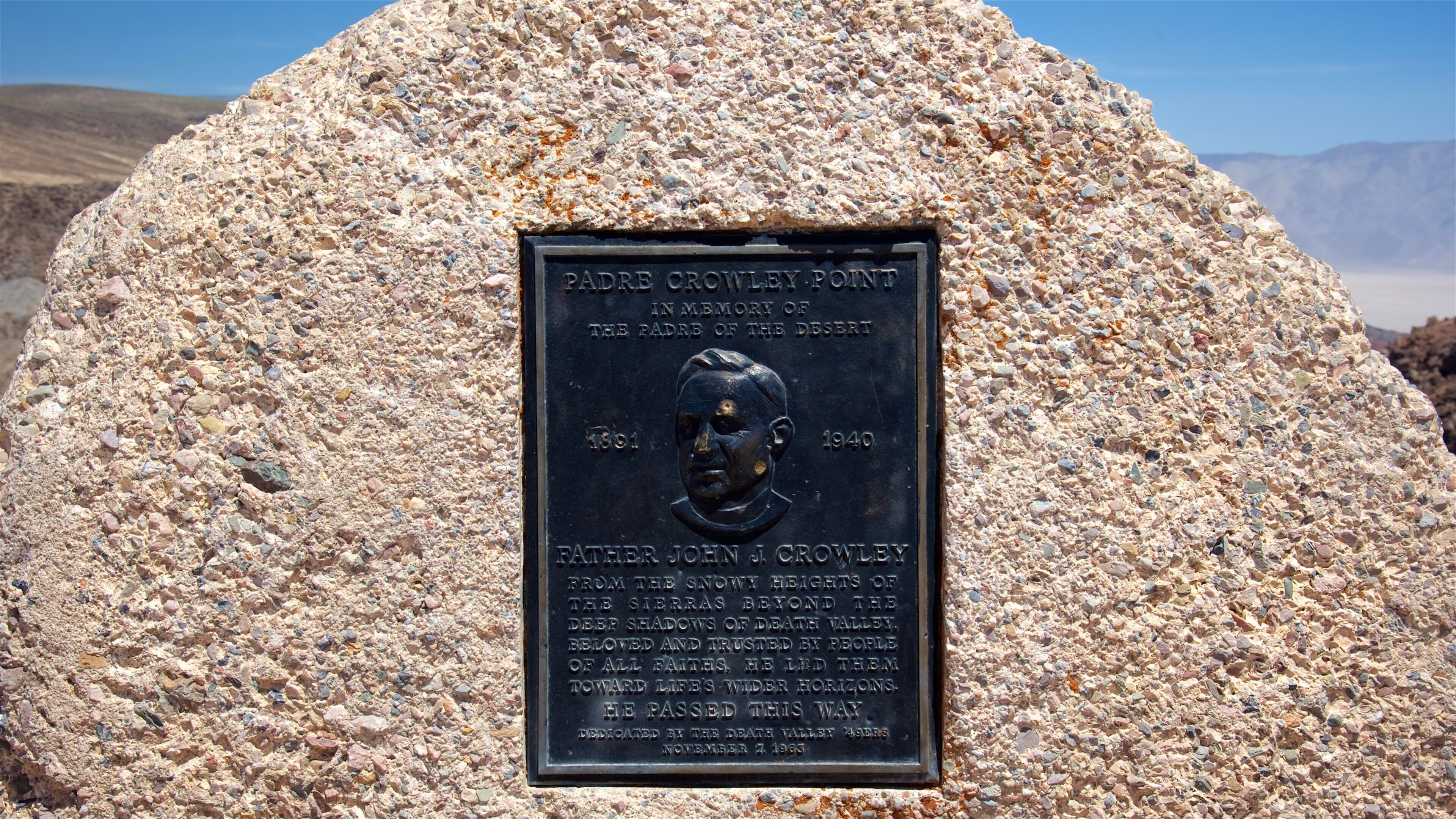 Death Valley toont een monument