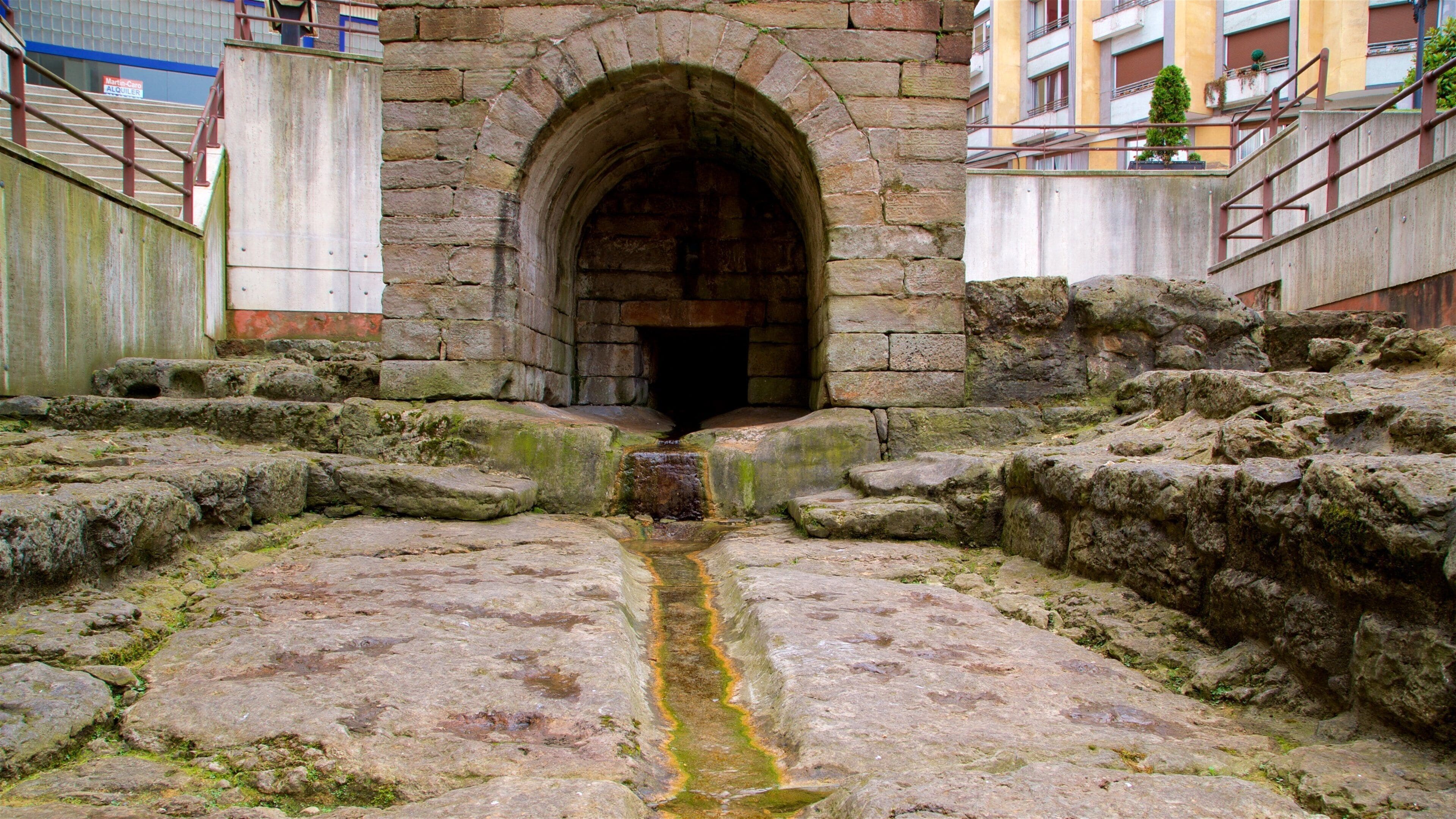 Oviedo which includes a river or creek