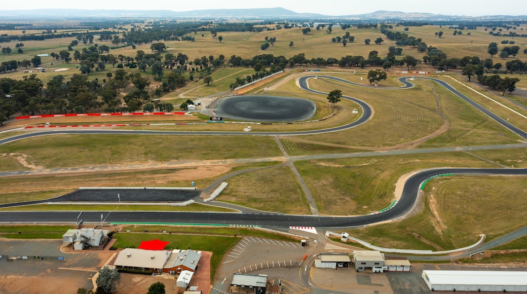 Winton Motor Raceway featuring tranquil scenes and landscape views