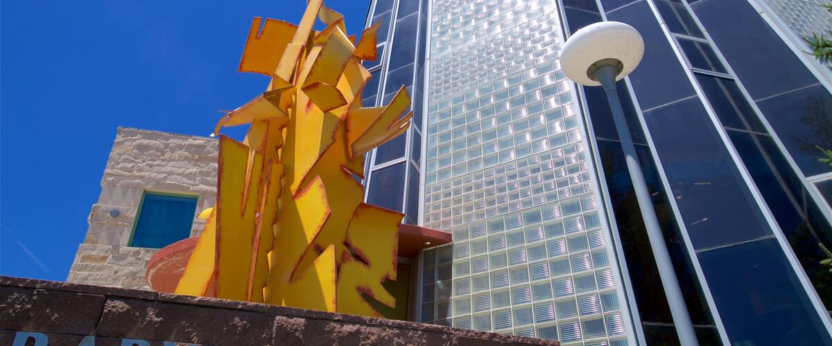 Columbia which includes outdoor art