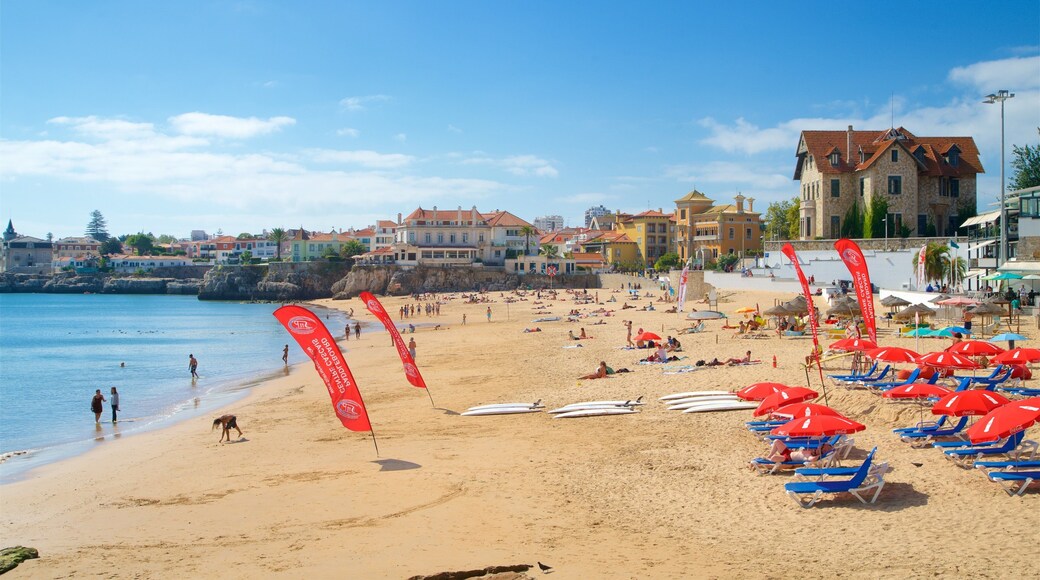 Cascais mostrando una playa de arena y vista general a la costa