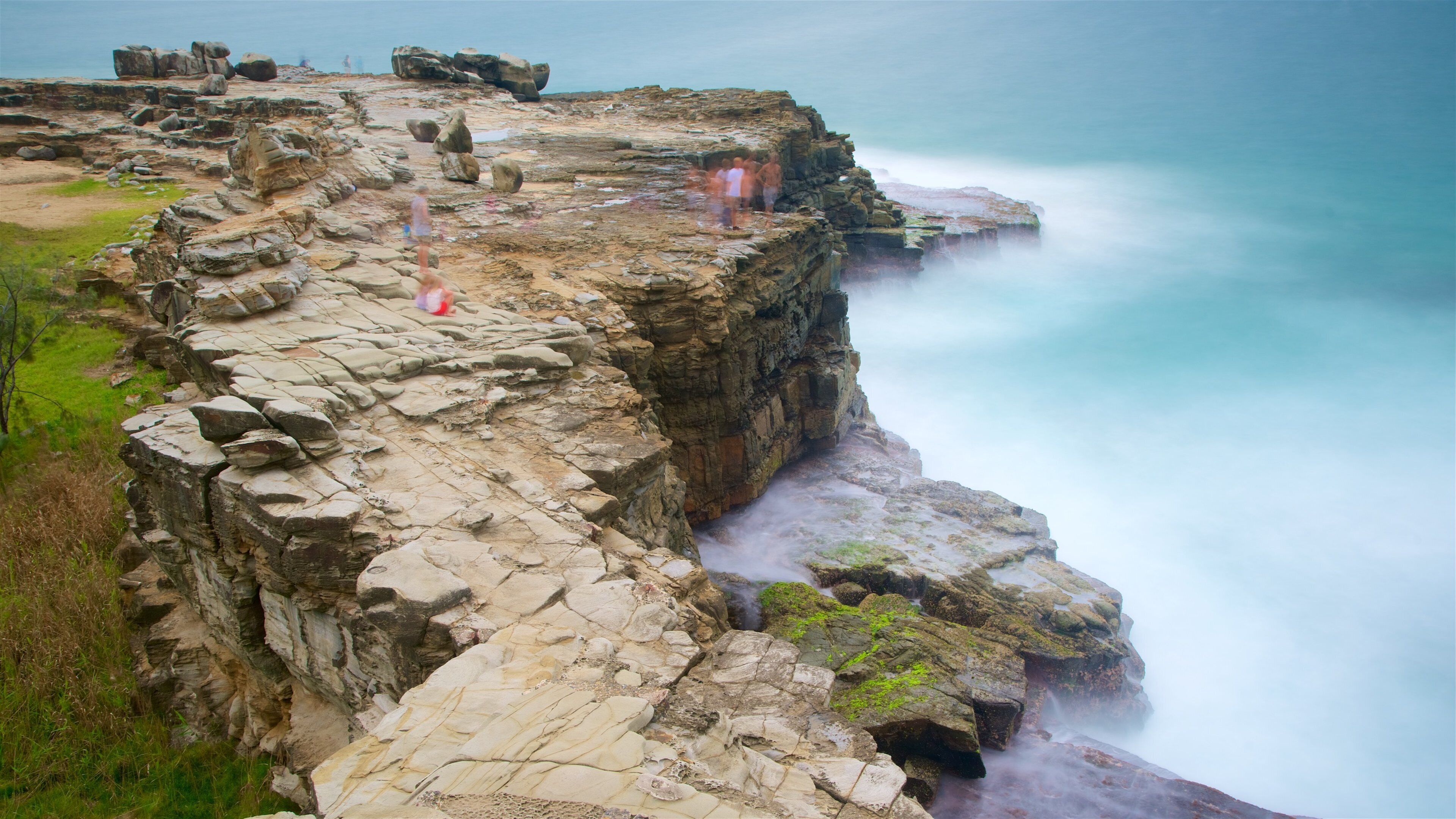 Turners Beach showing rocky coastline and general coastal views