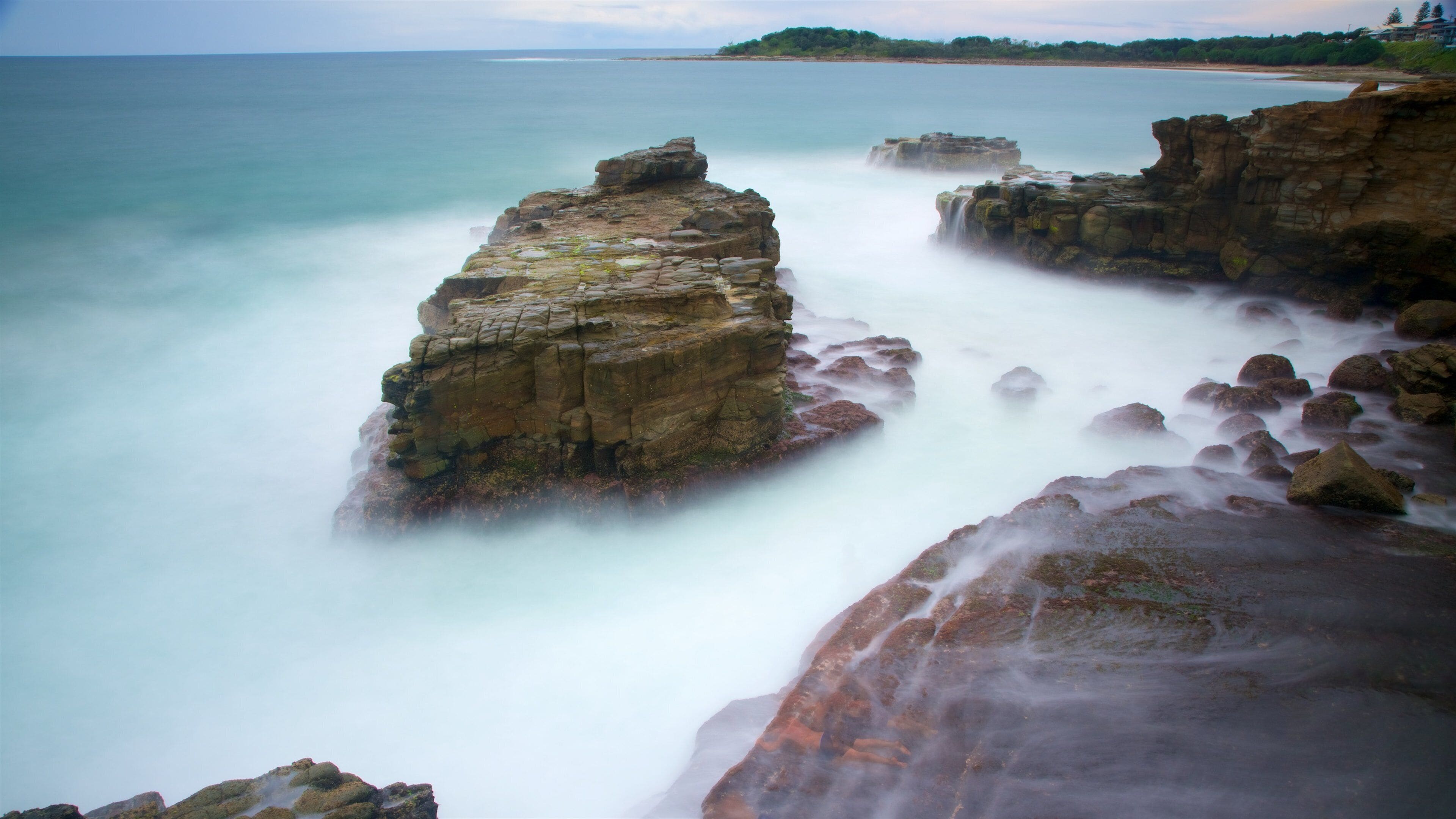 Turners Beach showing rocky coastline and general coastal views