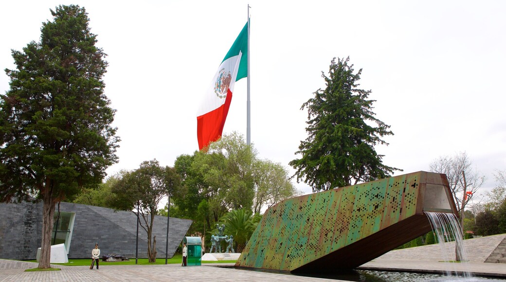 Ciudad de México mostrando una fuente, una plaza y arquitectura moderna