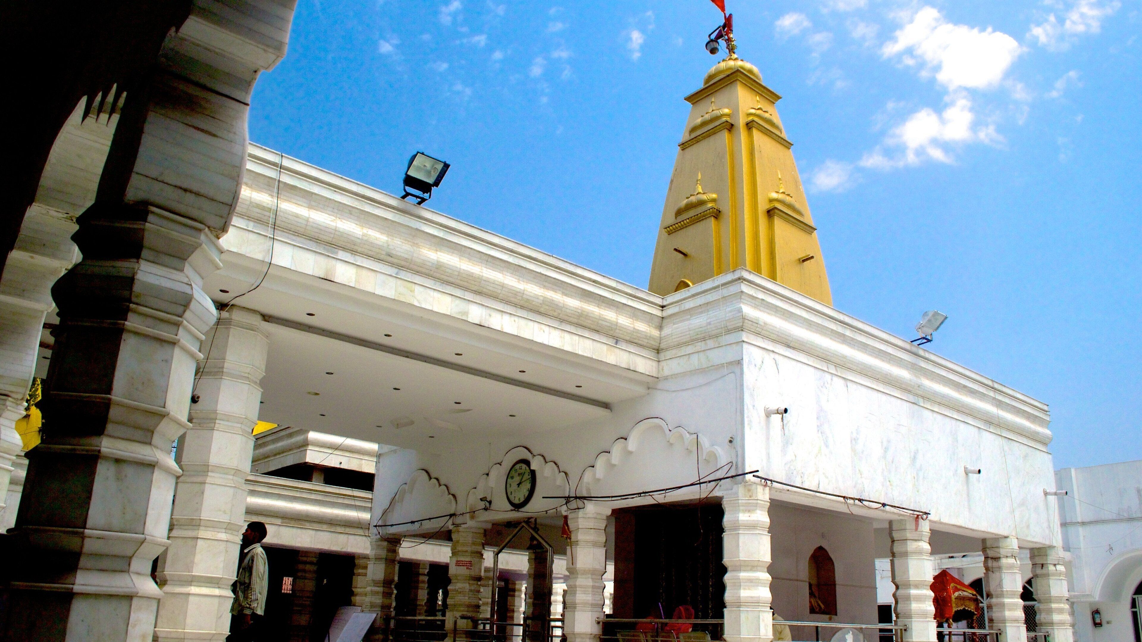 Jalandhar showing heritage architecture and a temple or place of worship