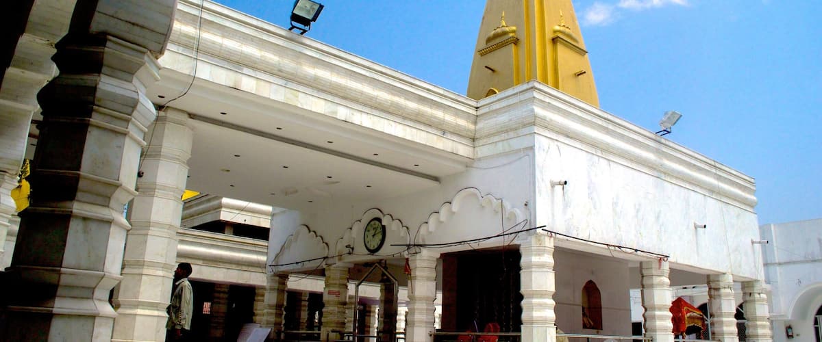 Jalandhar เนื้อเรื่องที่ มรดกทางสถาปัตยกรรม และ วัดหรือสถานที่เคารพบูชา