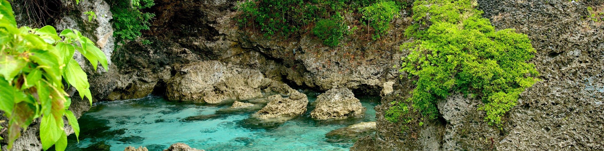 Lifou showing colorful reefs
