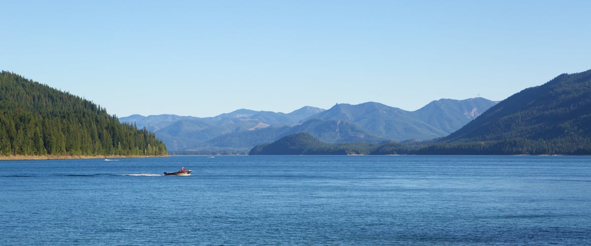 Lake Kachess featuring mountains and a lake or waterhole