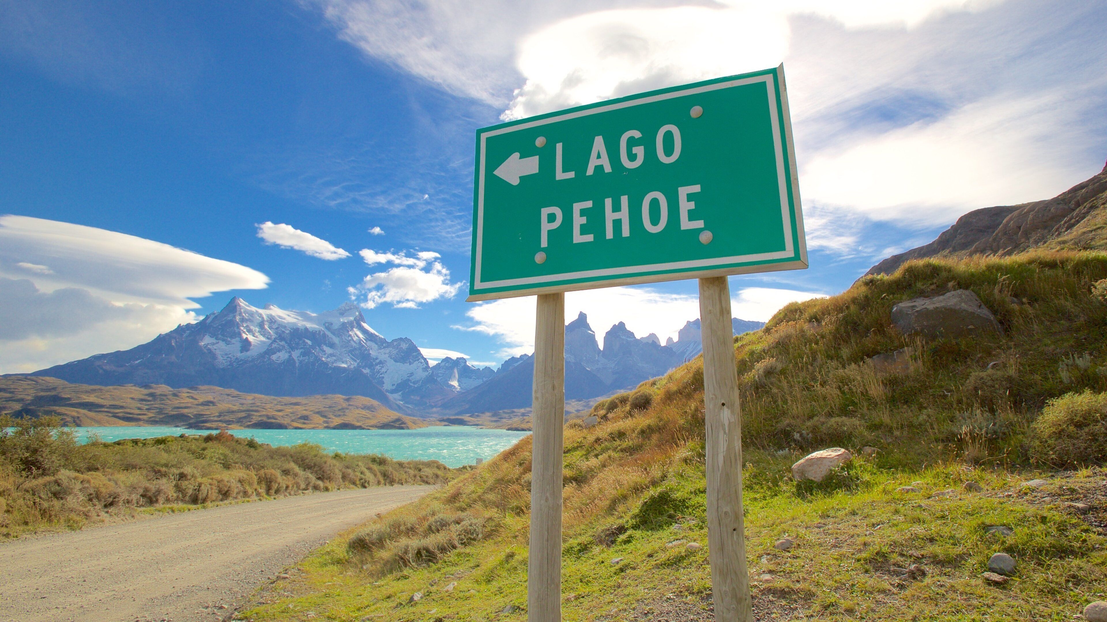 Torres Del Paine showing landscape views, signage and tranquil scenes