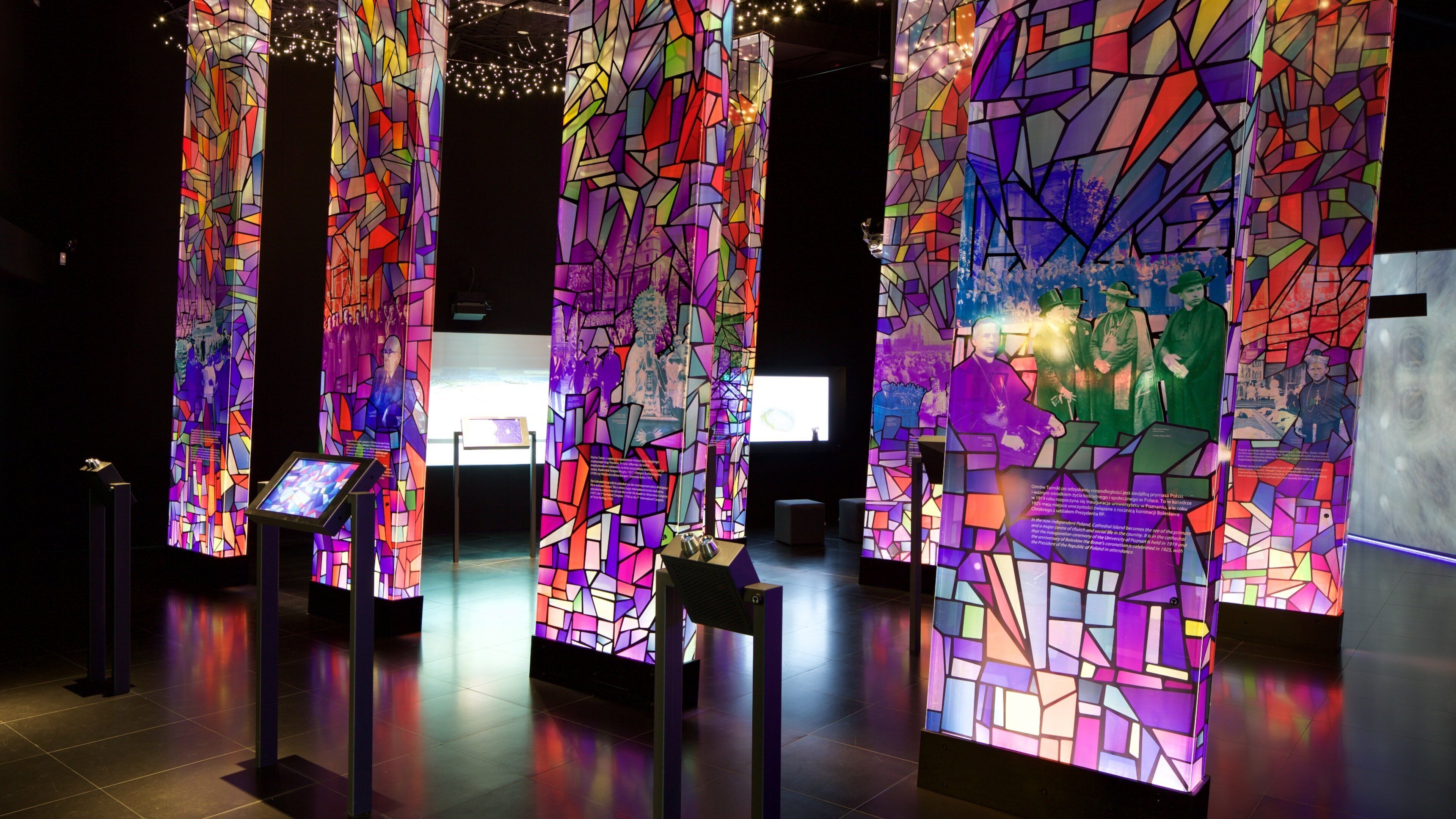 Poznan featuring interior views