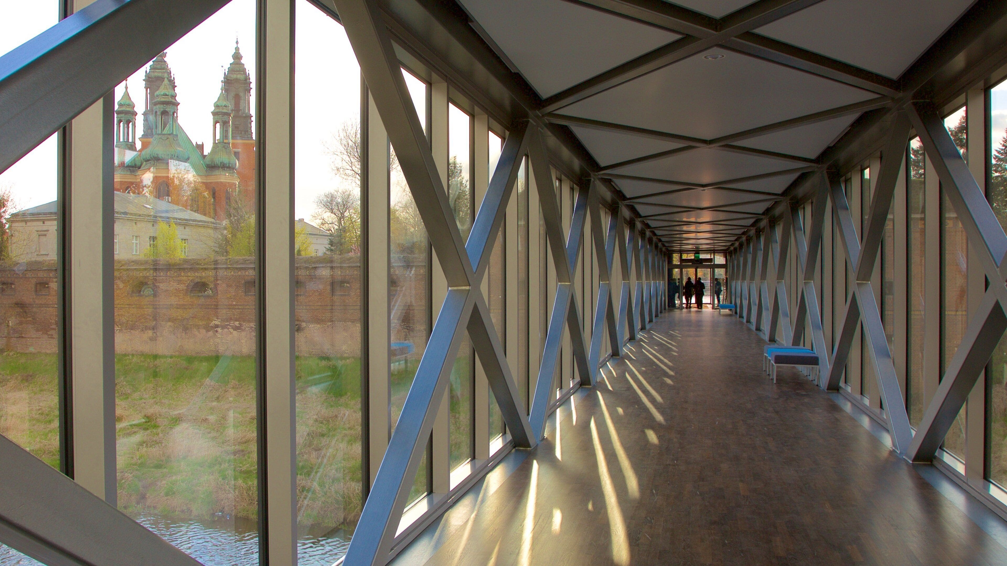 Poznan featuring interior views