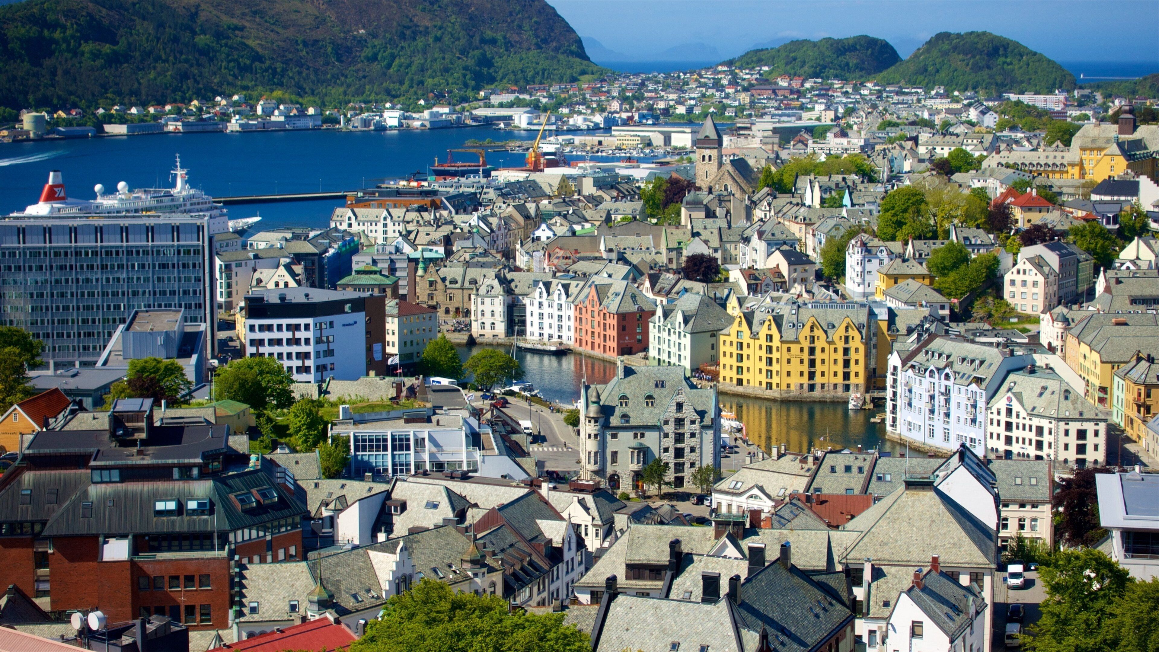 올레순 - 모어 오그 롬스달 이 포함 강 또는 시내 과 도시