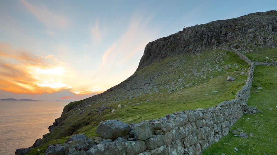 Isle of Skye showing mountains and rugged coastline
