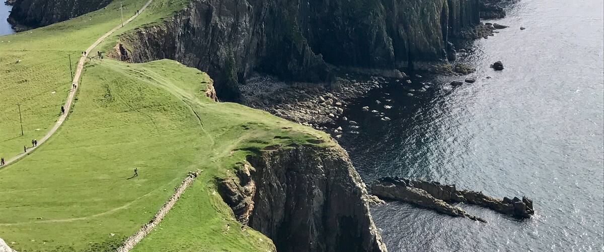 Another beauty from my visit to Scotland a couple of weeks ago. Go early or you'll be fighting for a car parking space along the single track road! I'd say it was worth it. #NeistPoint #Lighthouse #IsleofSkye #Scotland #UnitedKingdom