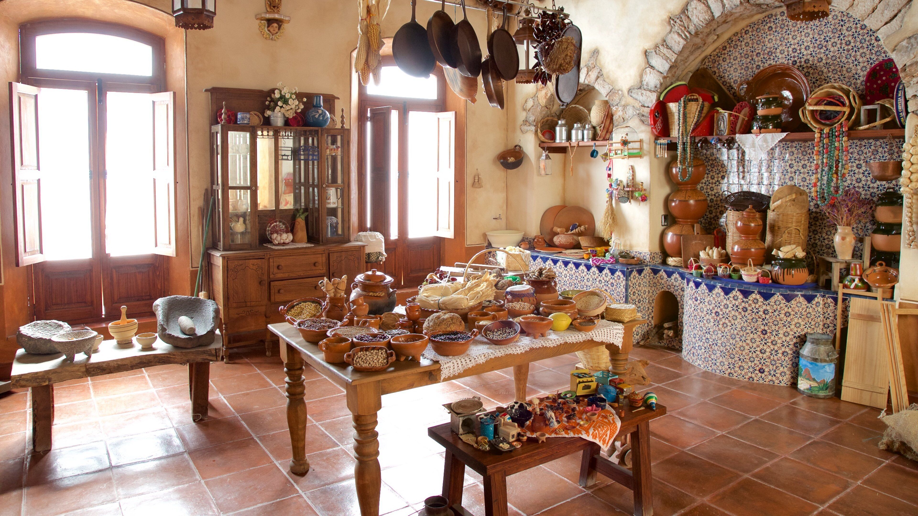 Museo del Dulce featuring interior views