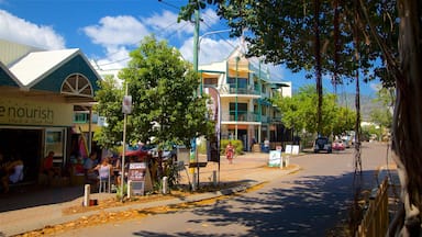 Horseshoe Bay featuring a small town or village