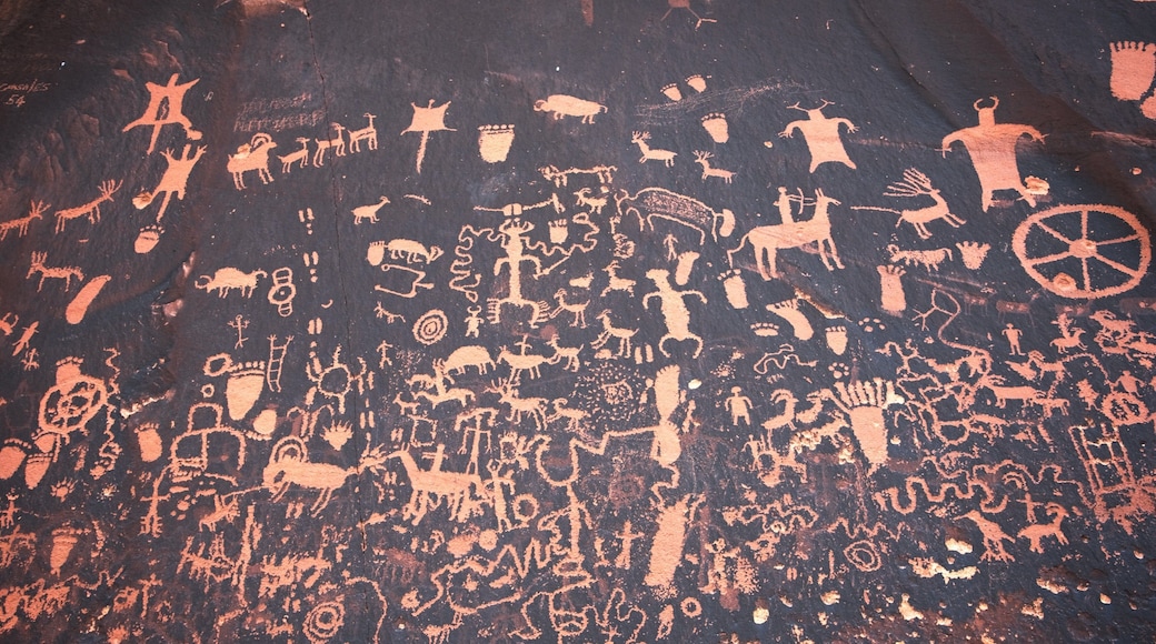 Newspaper Rock State Historical Monument which includes heritage elements