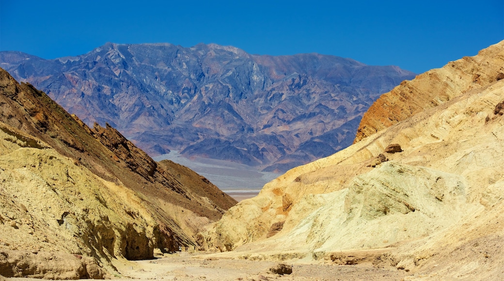Golden Canyon showing tranquil scenes, landscape views and mountains