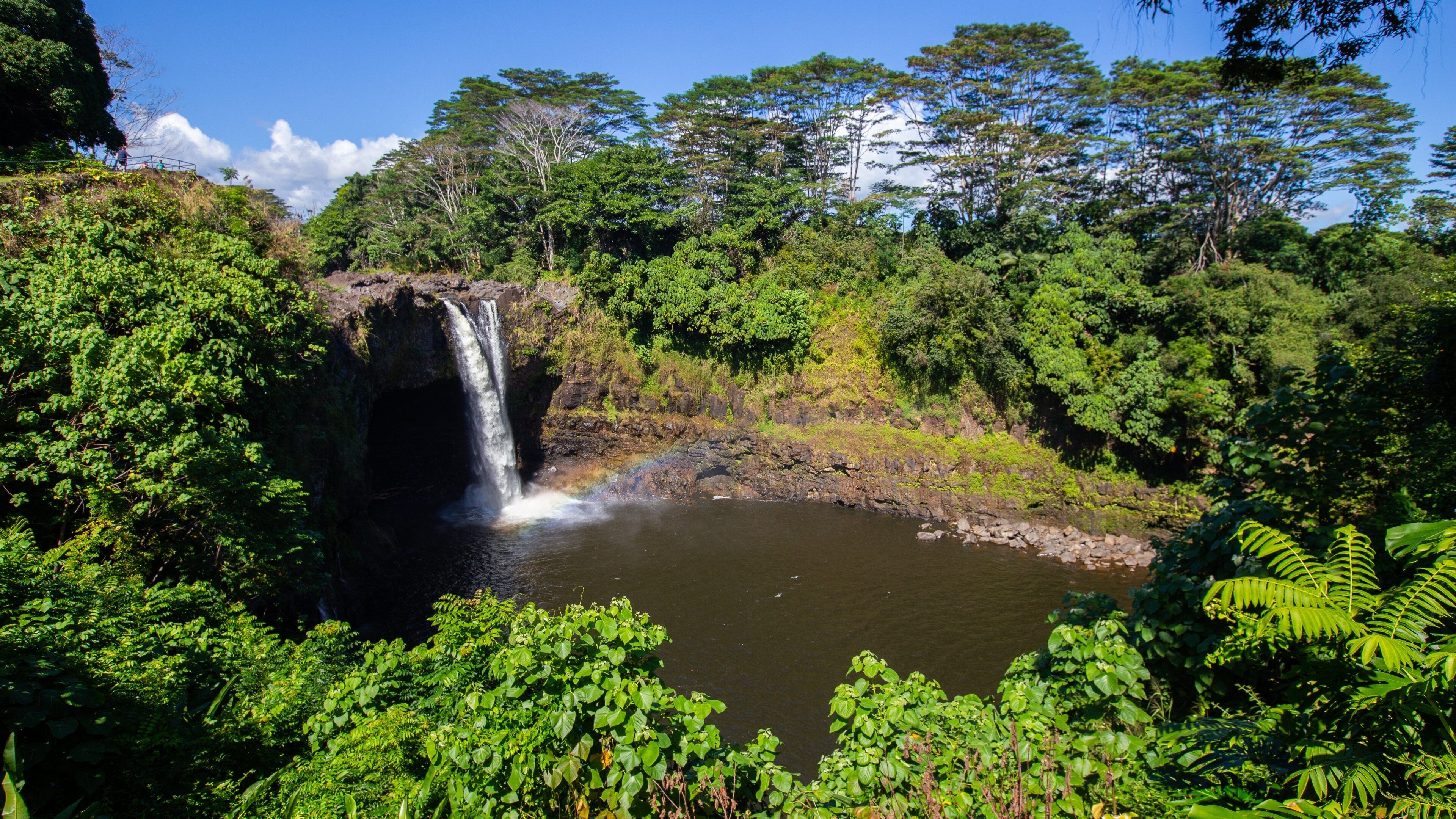 Rainbow Falls showing a lake or waterhole and a waterfall